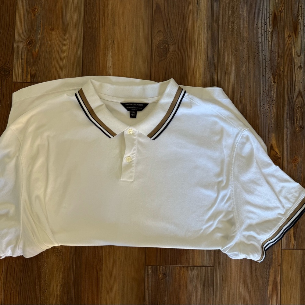 Banana Republic White Polo Shirt with Black Trim - Picture 2 of 6